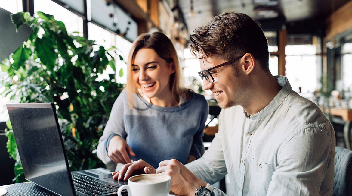 Best 25 Strategies to Engage with Your Customers via SMS and WhatsApp